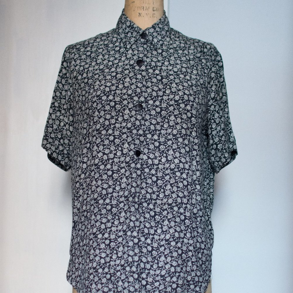 Vintage CLIO Black and White floral flowy print button up blouse